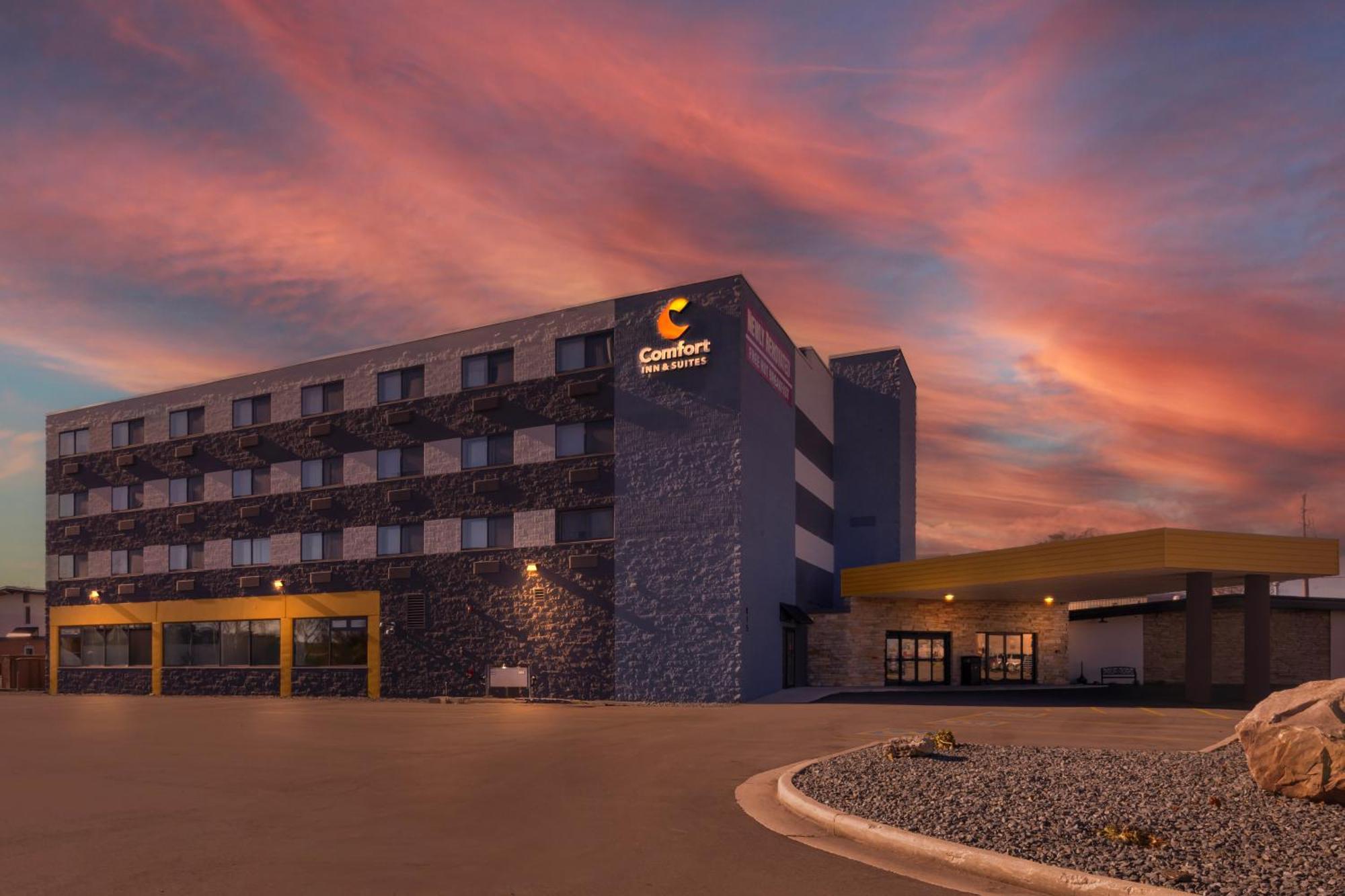 Comfort Inn & Suites Бівер-Дем Екстер'єр фото